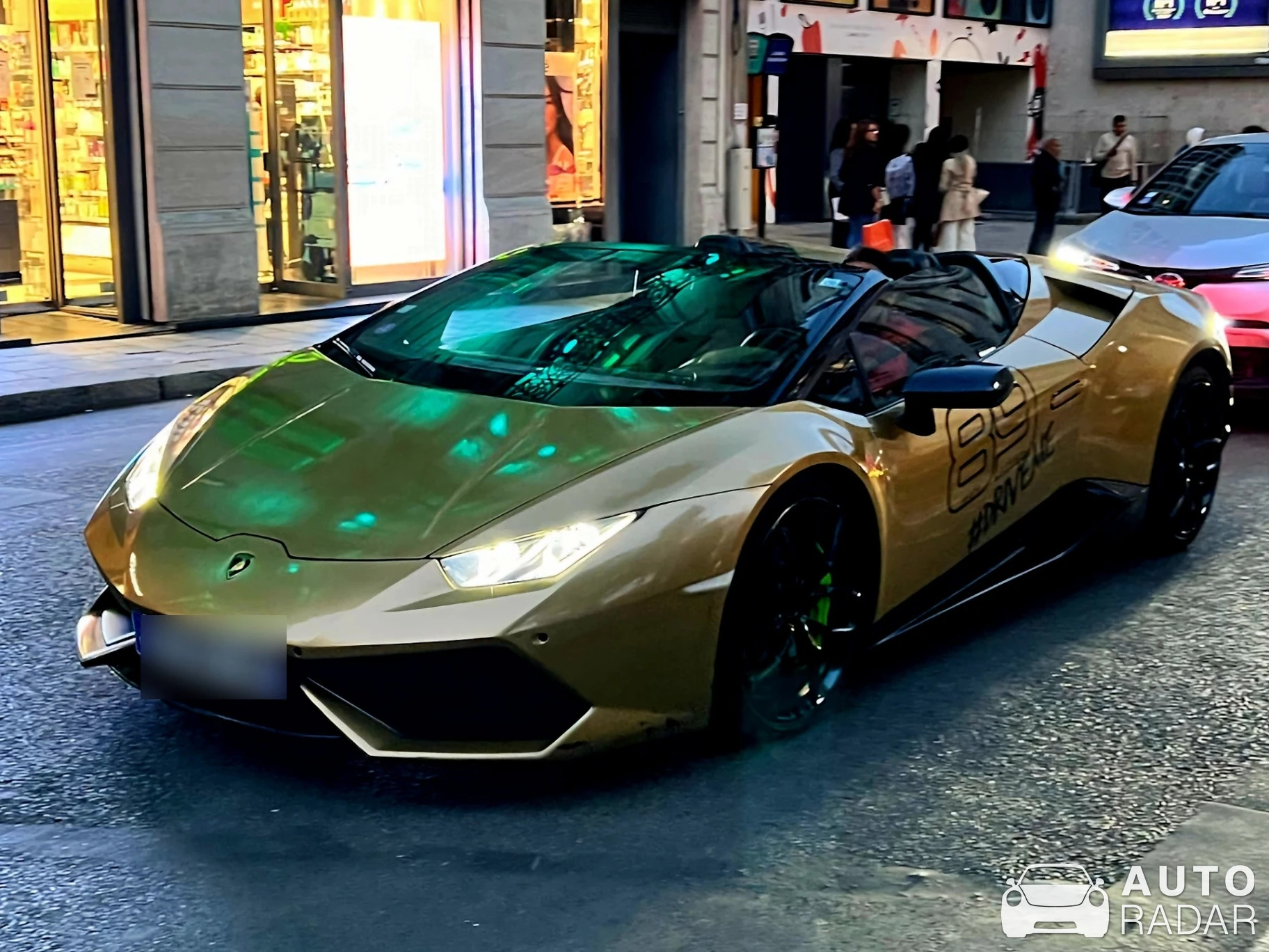 Lamborghini Huracán LP610-4 Spyder spotted in Paris, France