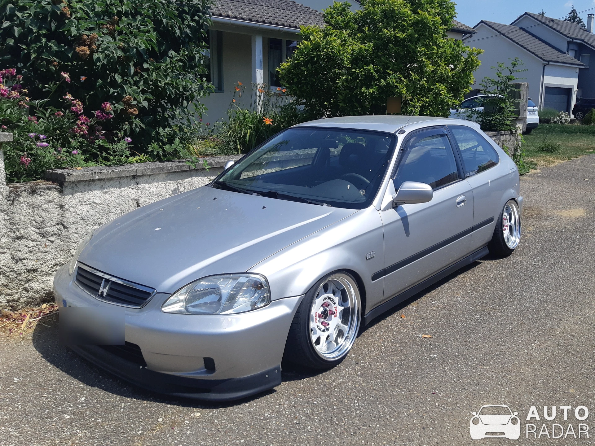 Honda Civic Type-R 2003 spotted in Secourt, France