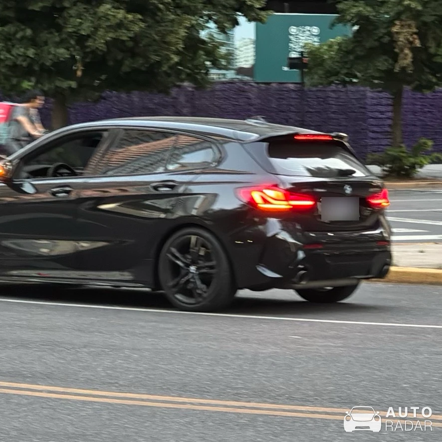 BMW 1 Series F40 spotted in Buenos Aires