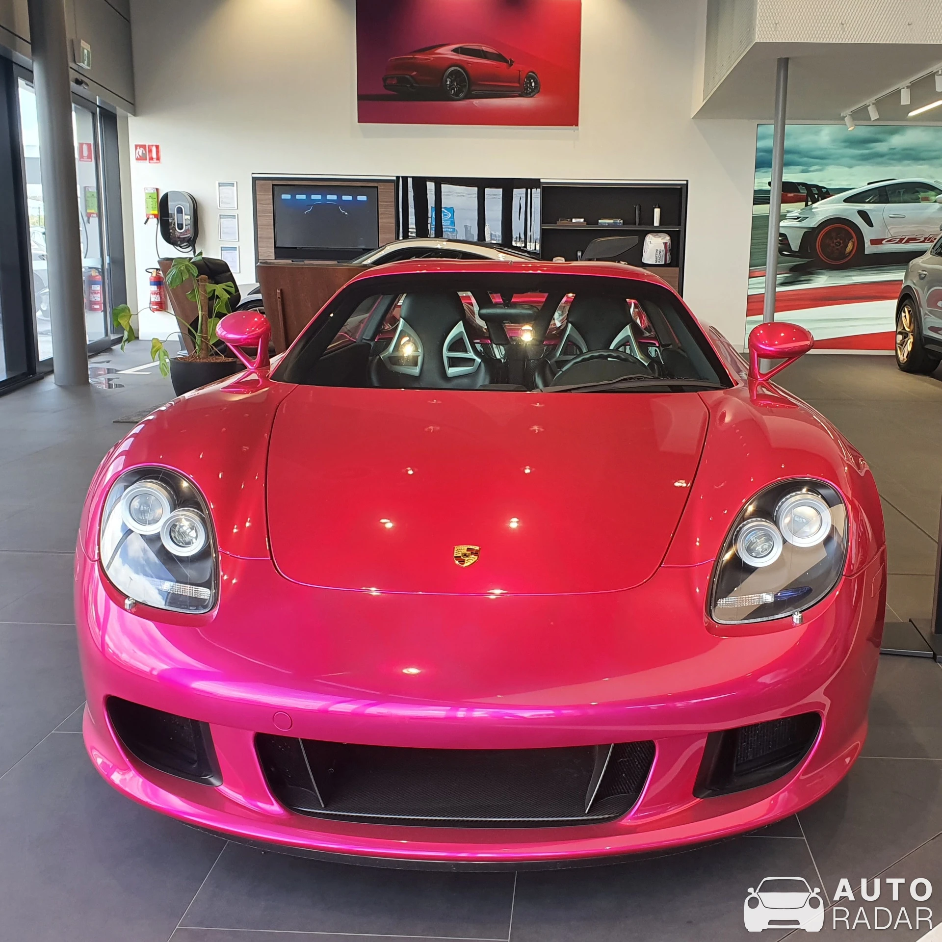 Porsche Carrera GT spotted in Osborne Park, Australia