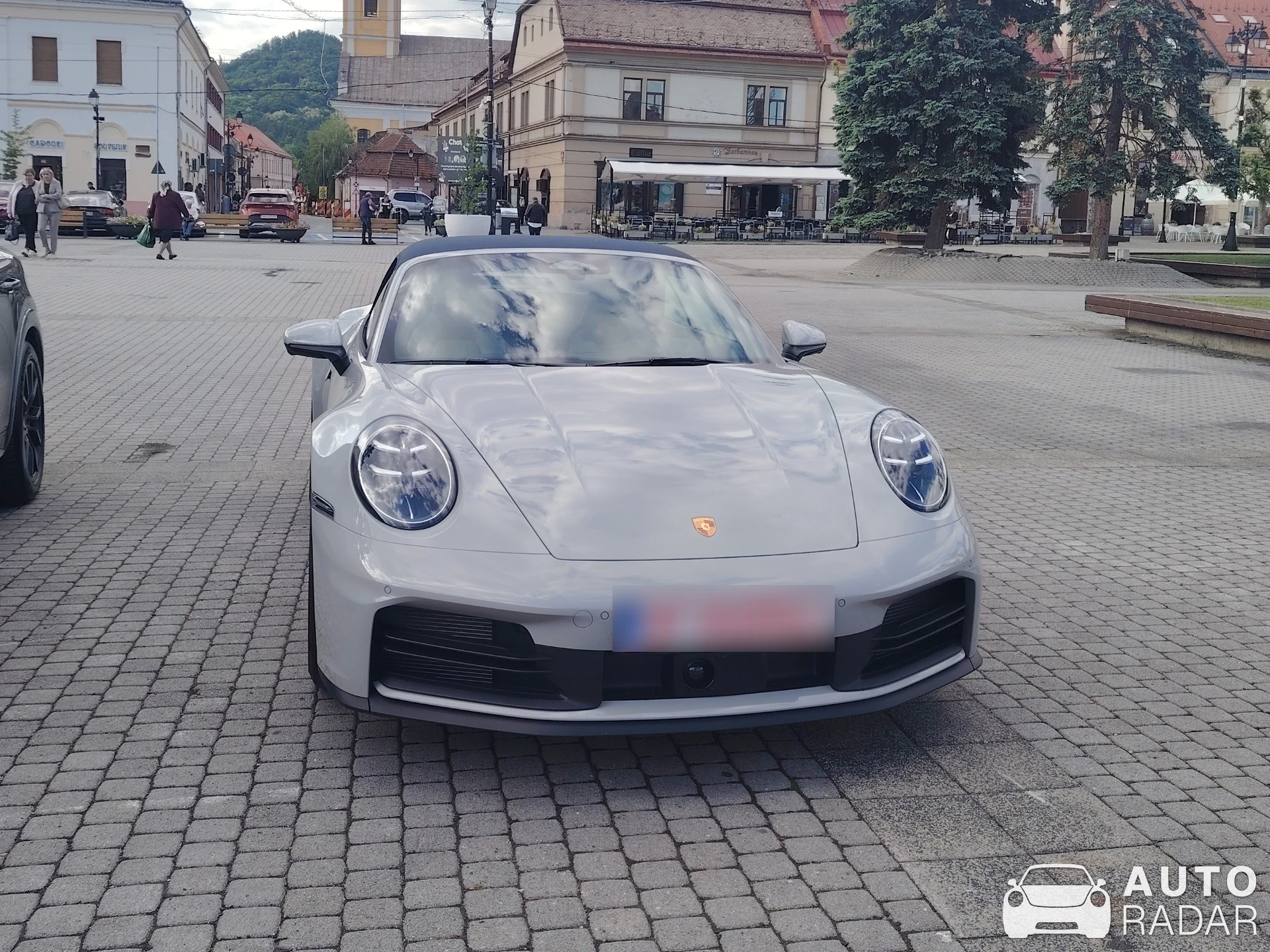 Porsche 992 Carrera Cabriolet MkI spotted in Baia Mare