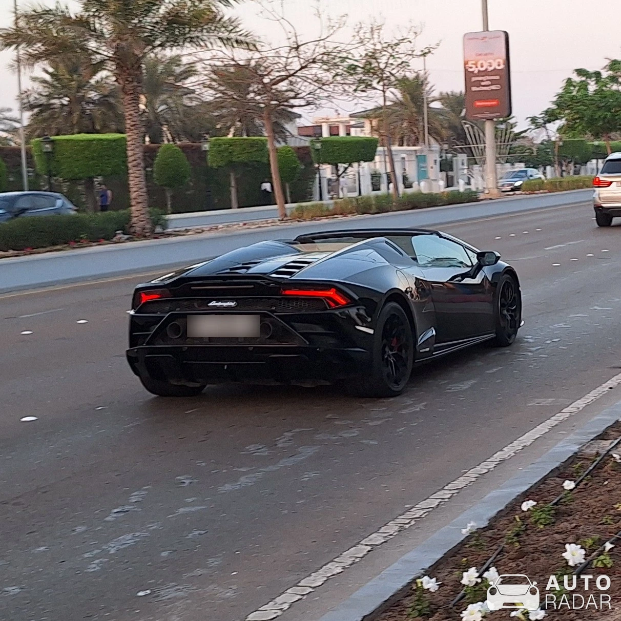Lamborghini Huracán LP640-4 EVO Spyder spotted in Abu Dhabi, United Arab Emirates