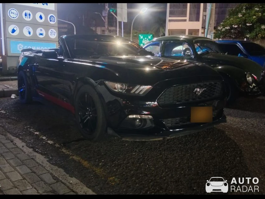 Ford Mustang 2.3 Ecoboost Convertible spotted in Barranquilla