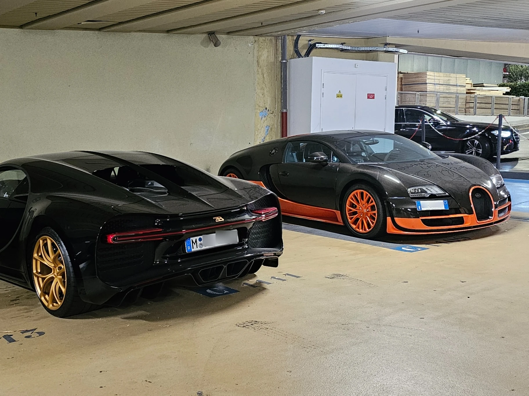 Bugatti Veyron 16.4 Super Sport L'Edition Spéciale Record du Monde spotted in Monaco