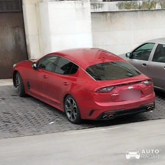 Kia Stinger GT 2020 spotted in Bari, Italy