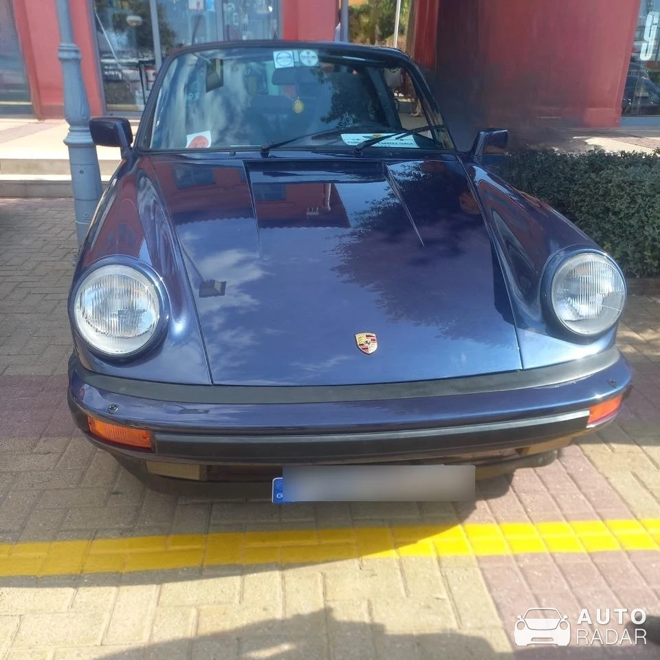 Porsche 911 Carrera 3.0 spotted in Athina, Greece