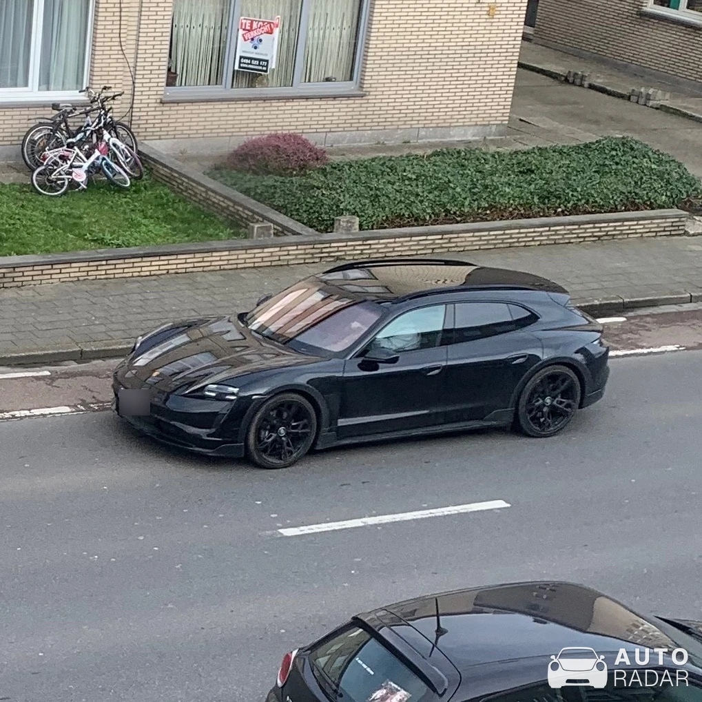 Porsche Taycan Turbo Cross Turismo spotted in Antwerpen, België