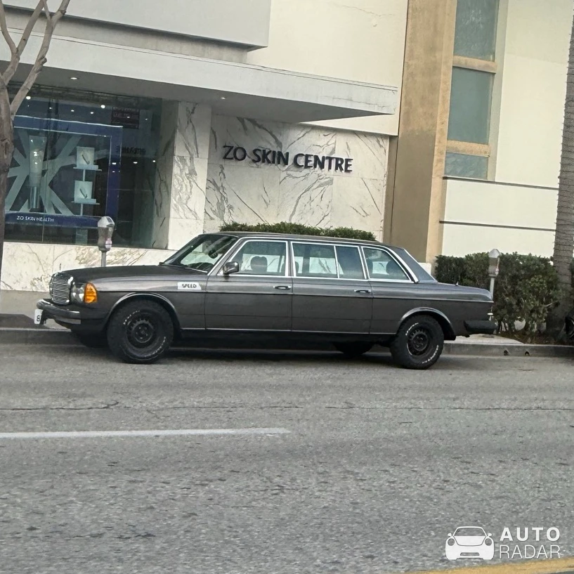 Mercedes-Benz 300D W123 spotted in Beverly Hills, United States
