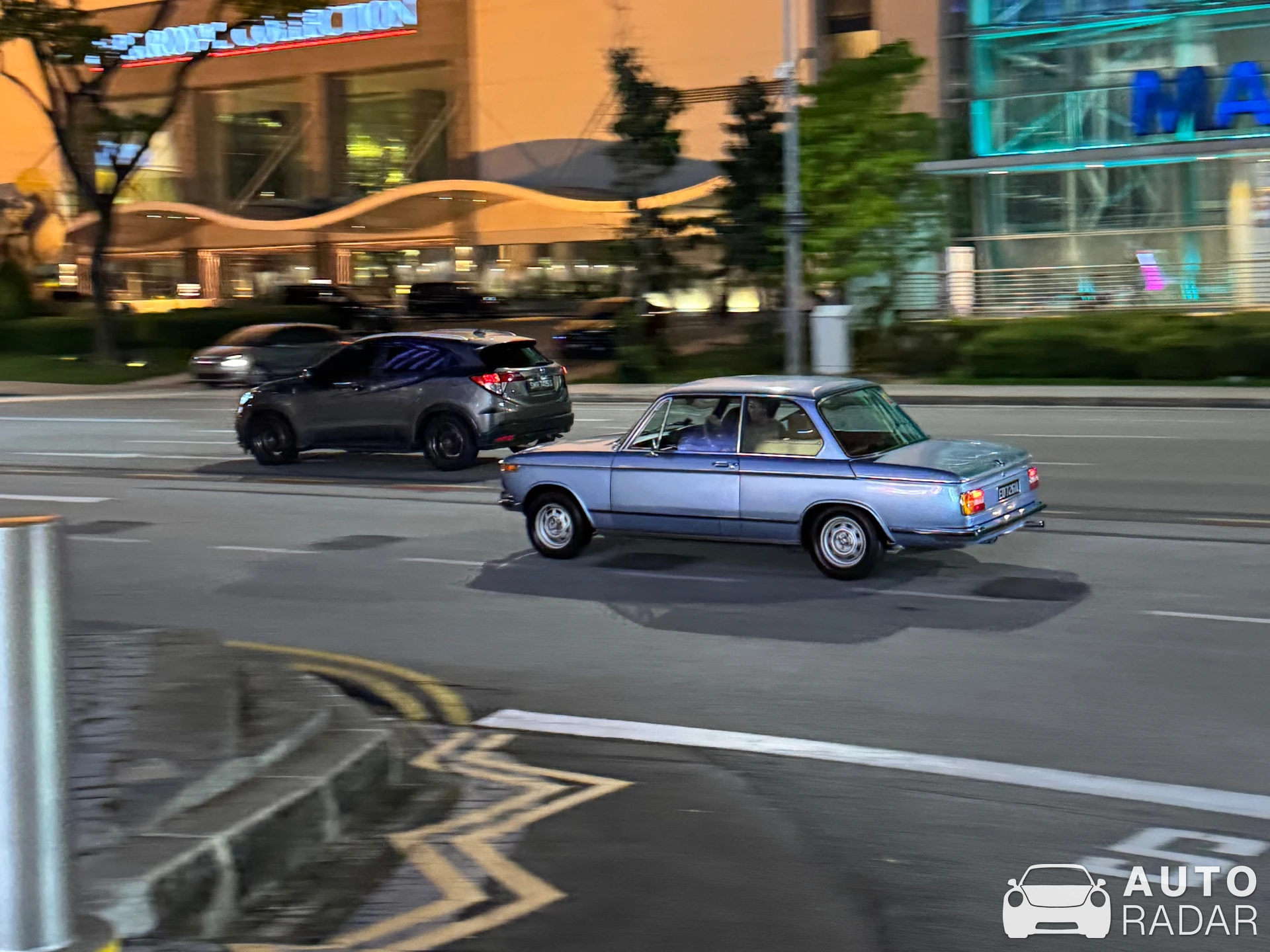 BMW 2002 tii spotted in Singapore