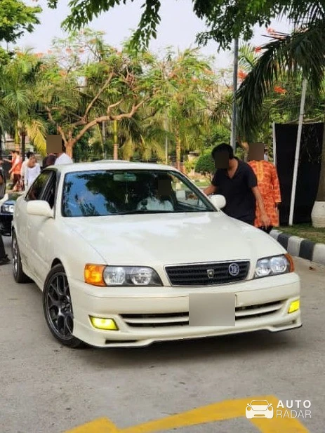 Toyota Chaser JSX100 spotted in Dhaka