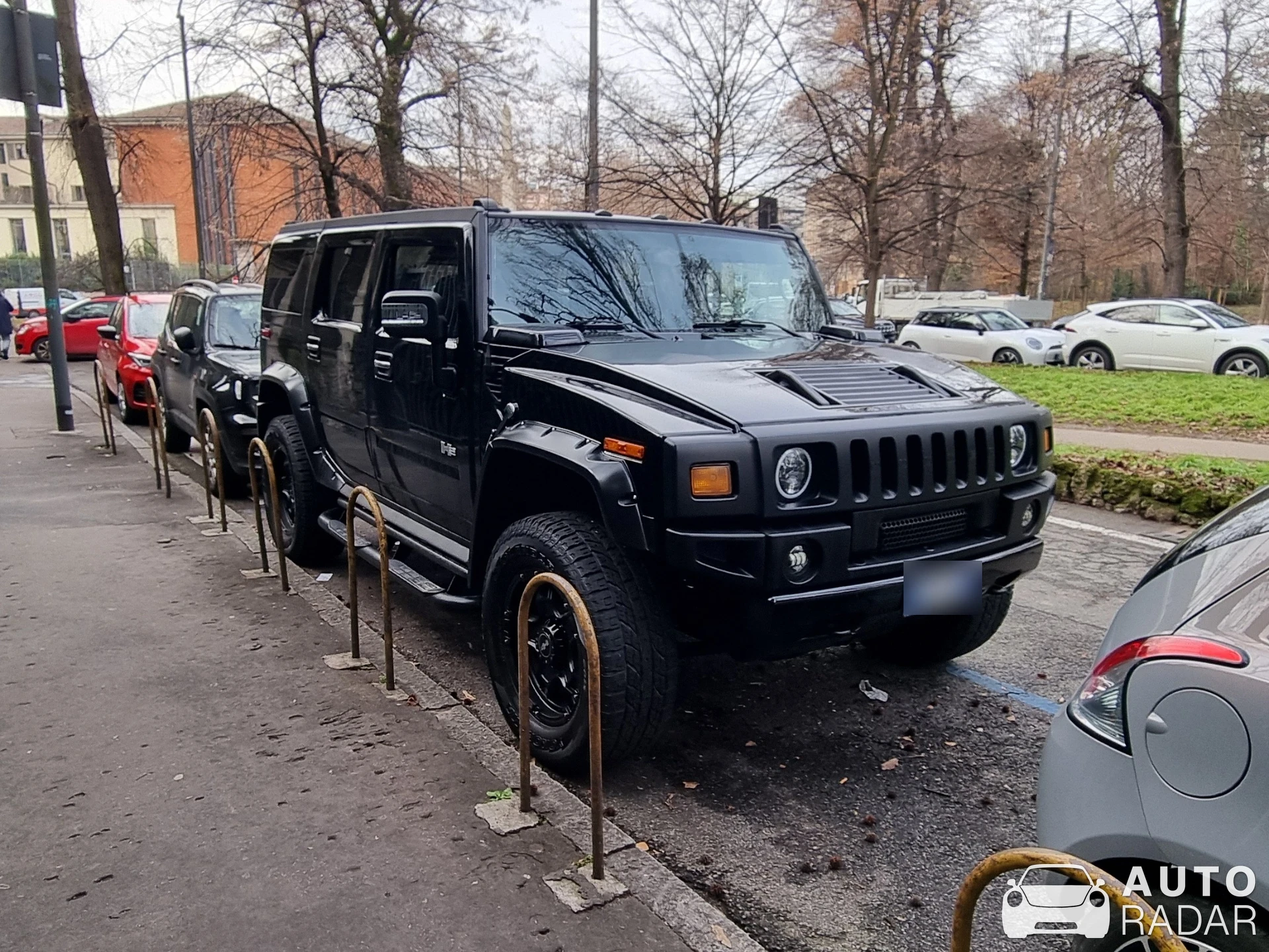 Hummer H2 spotted in Milano, Italy