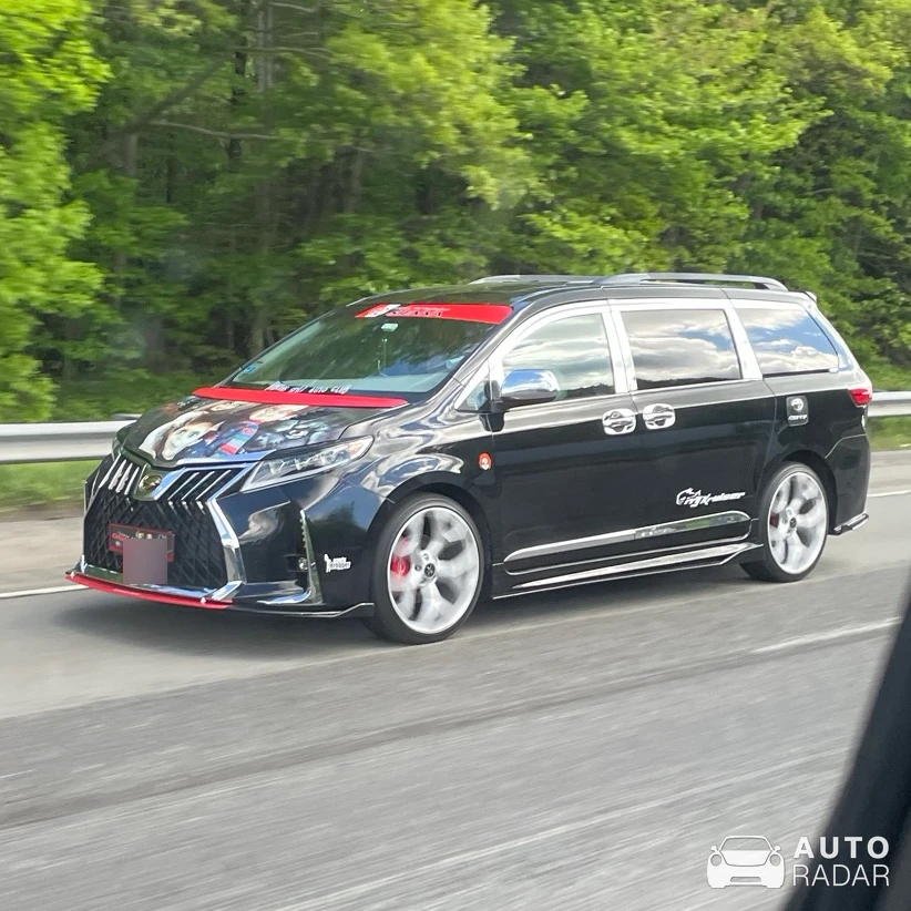 Toyota Sienna XL30 spotted in Shrewsbury