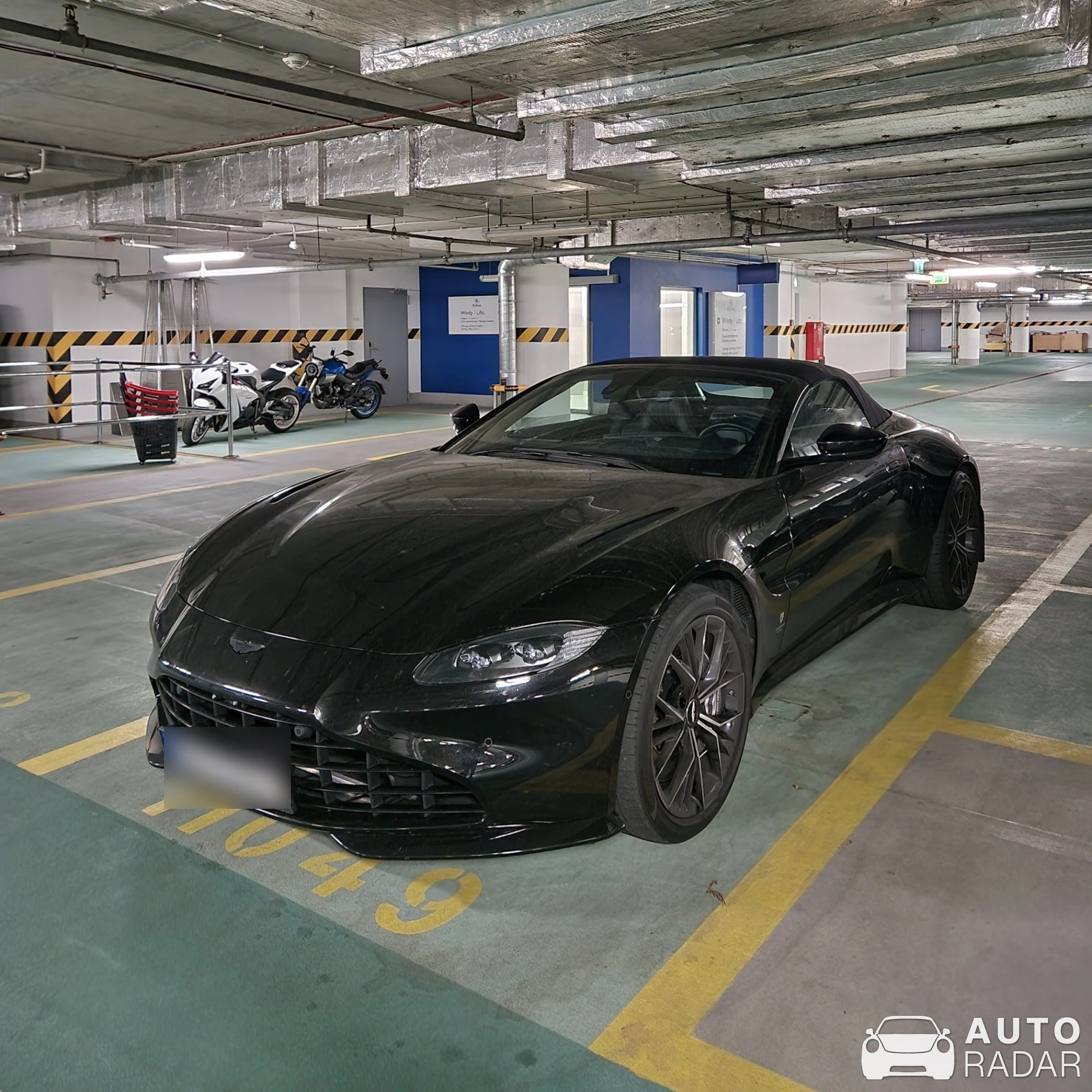 Aston Martin V8 Vantage Roadster 2020 spotted in Warszawa, Polska