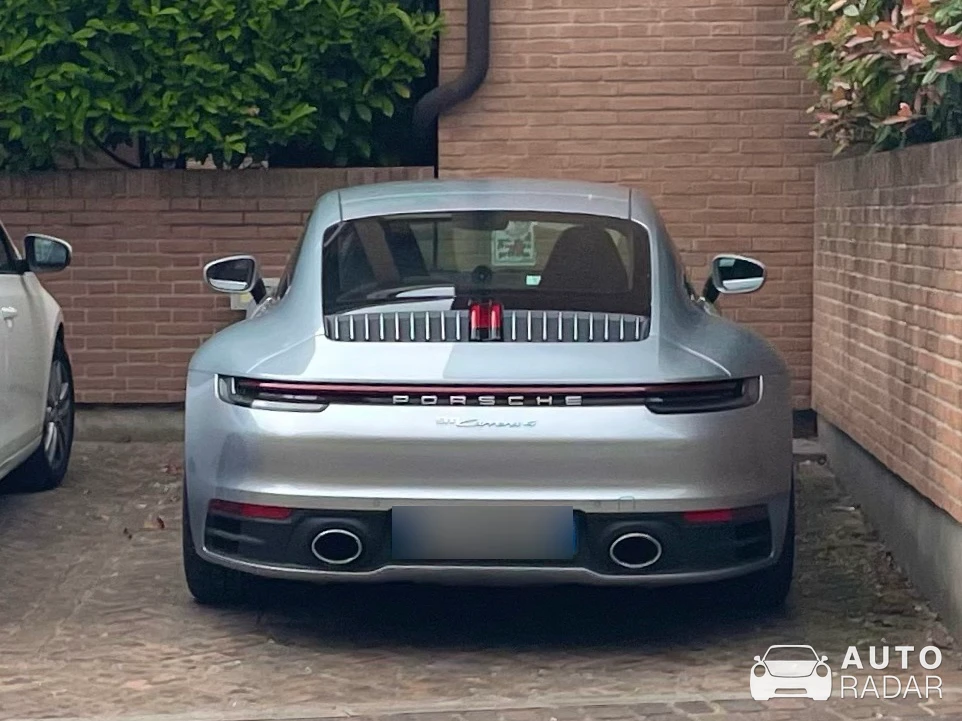 Porsche 992 Carrera 4 MkI spotted in Venezia