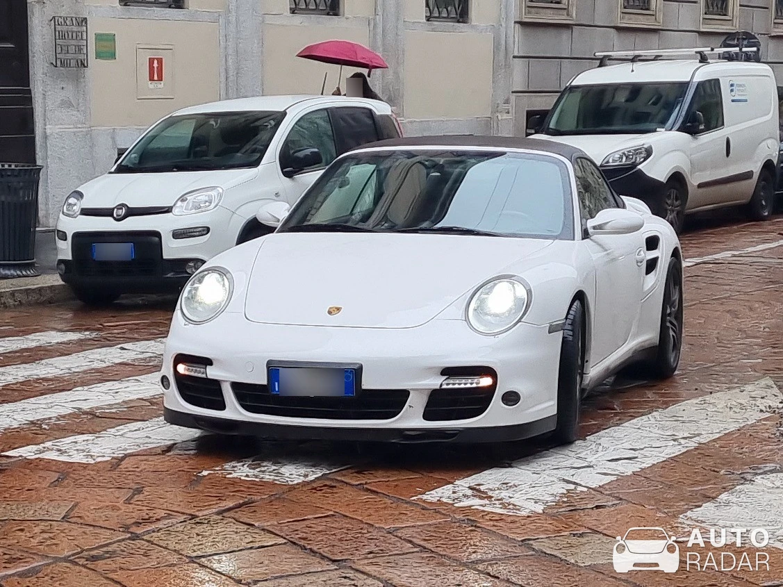 Porsche 997 Turbo Cabriolet spotted in Milano, Italia