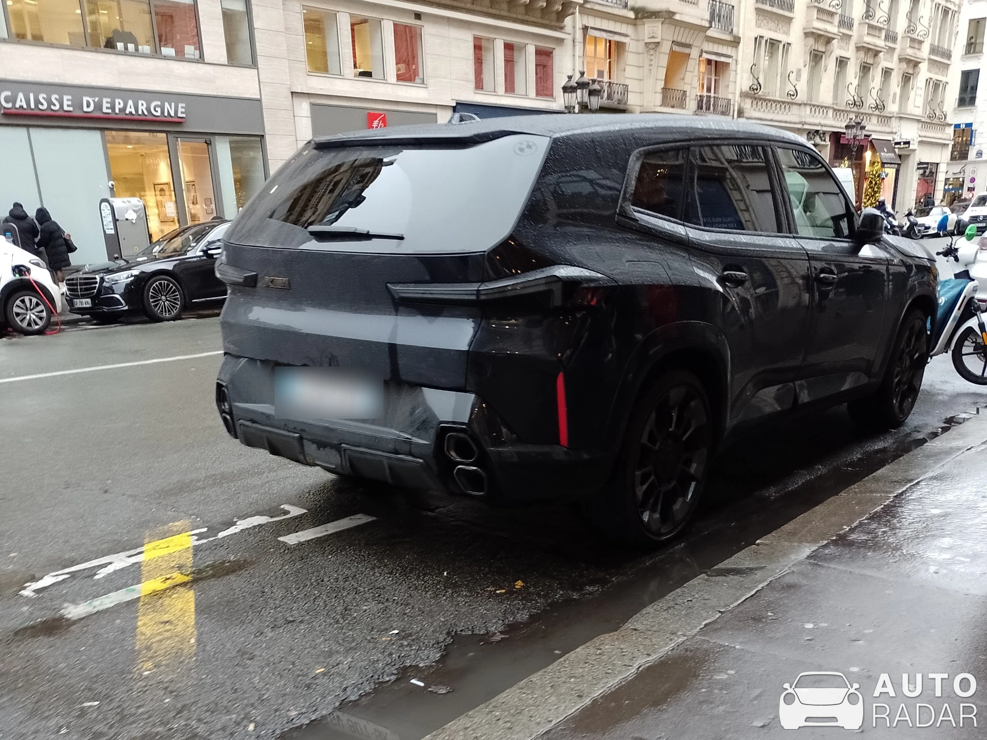 BMW XM G09 spotted in Paris, France