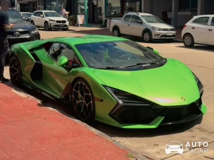 Lamborghini Revuelto spotted in Rocha Miranda, Brasil