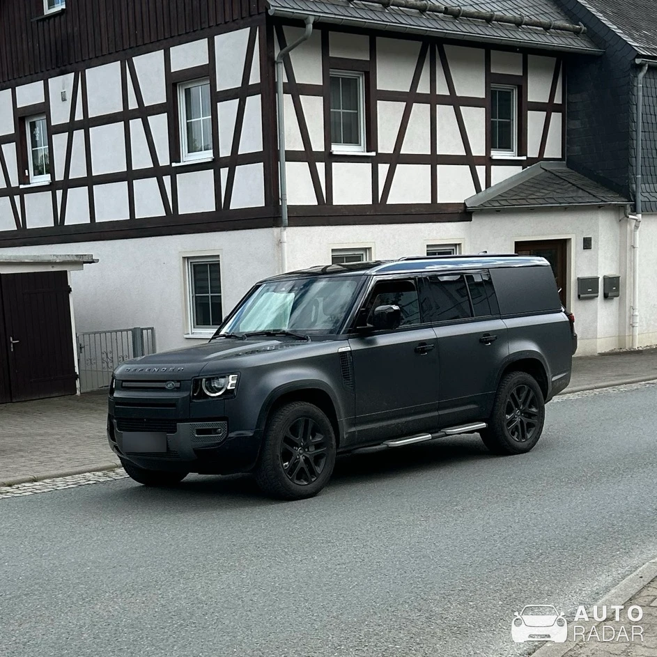 Land Rover Defender 130 spotted in Zwönitz