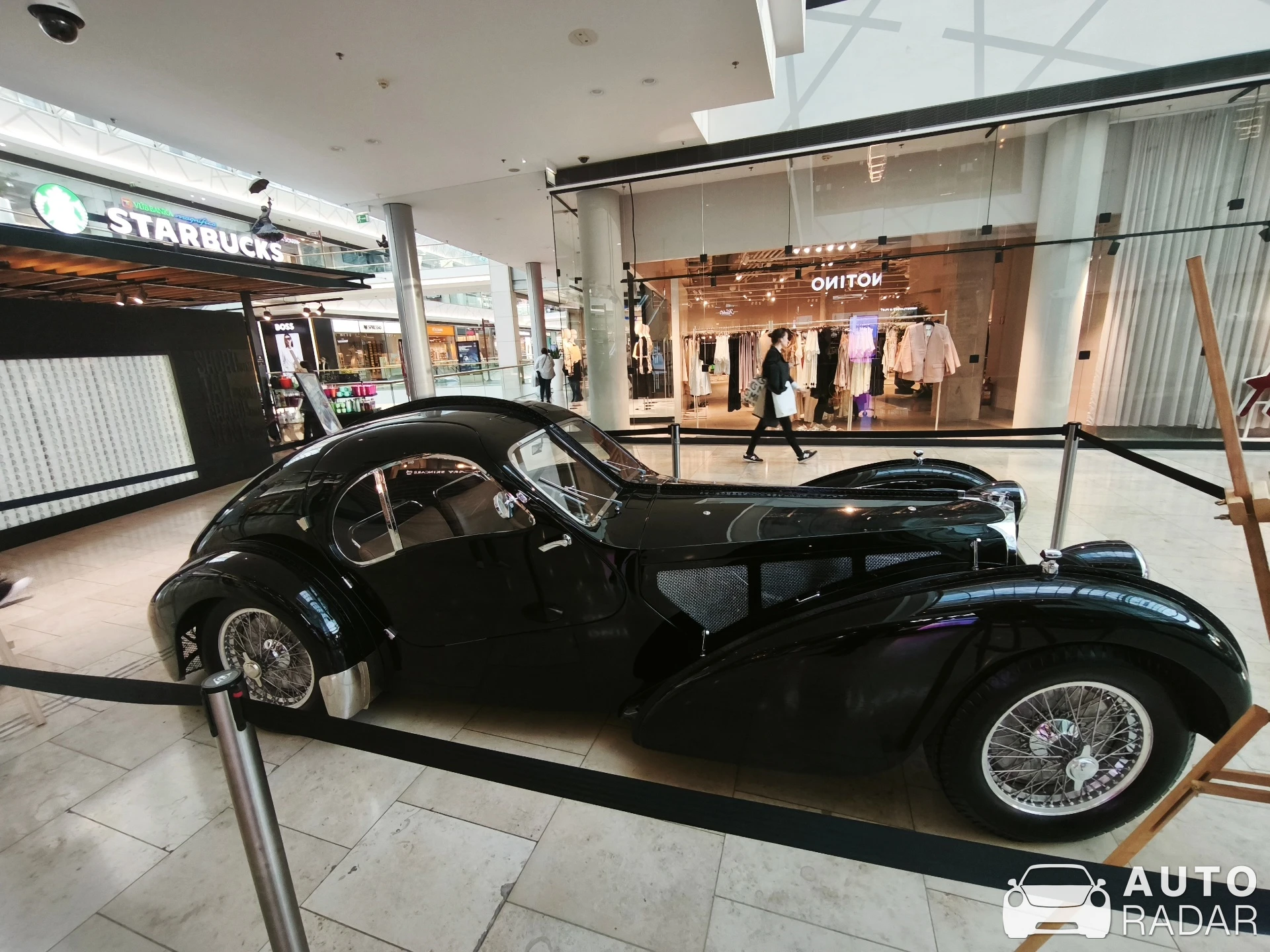 Bugatti 57SC Atlantic spotted in Bratislava, Словаччина