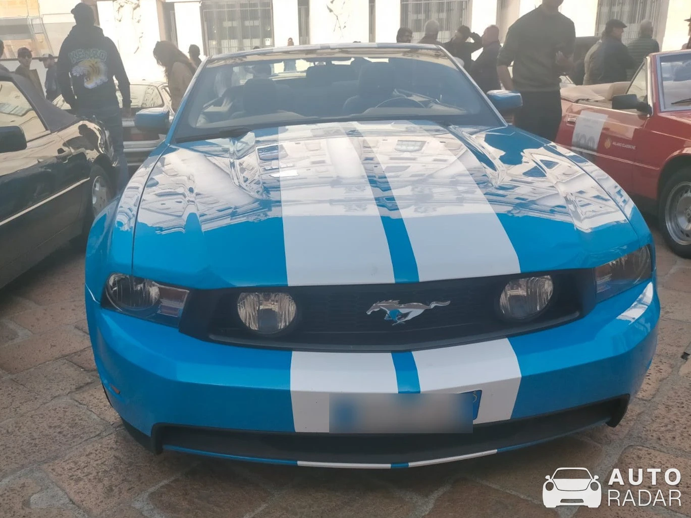 Ford Mustang GT Convertible 2013 spotted in Milano, Italy