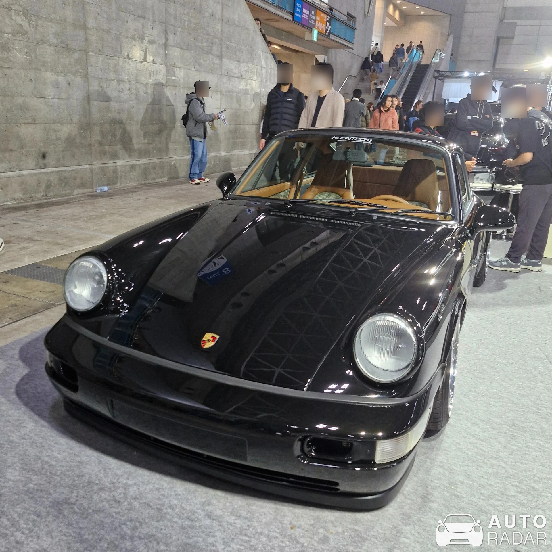 Porsche 964 Carrera spotted in Misato, Japan