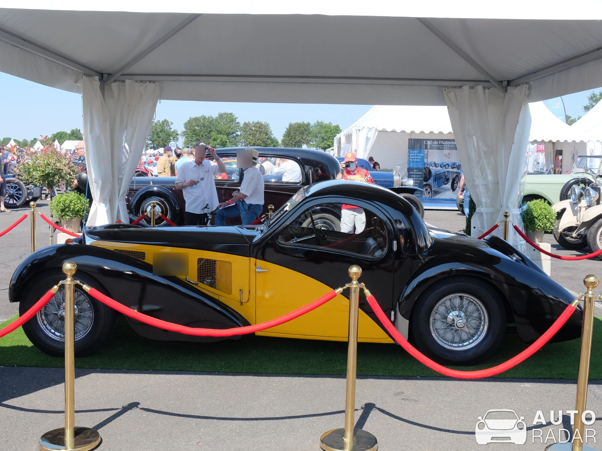Bugatti Type 57S Atalante spotted in Le Vigeant