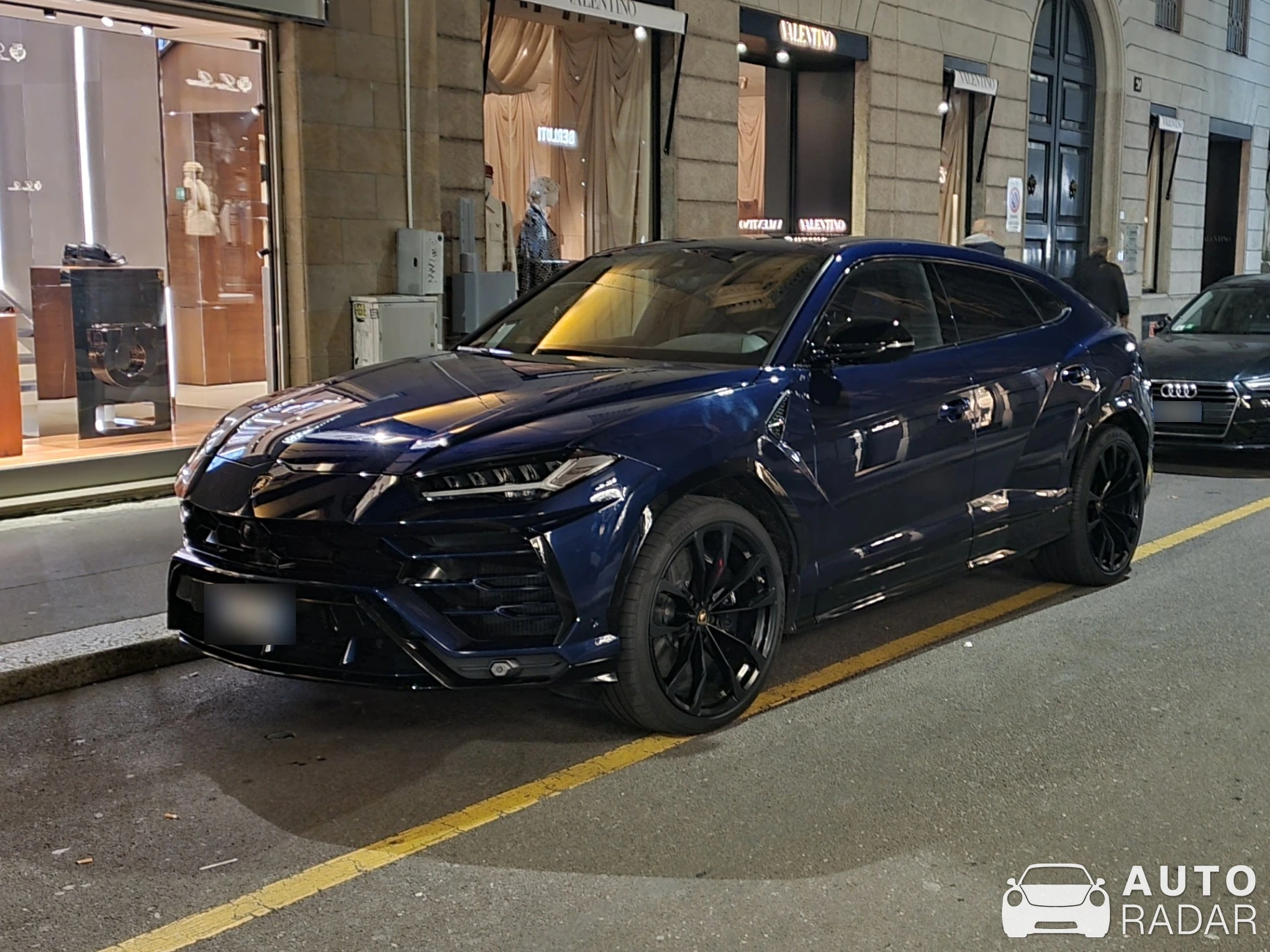 Lamborghini Urus S spotted in Milano, Italia