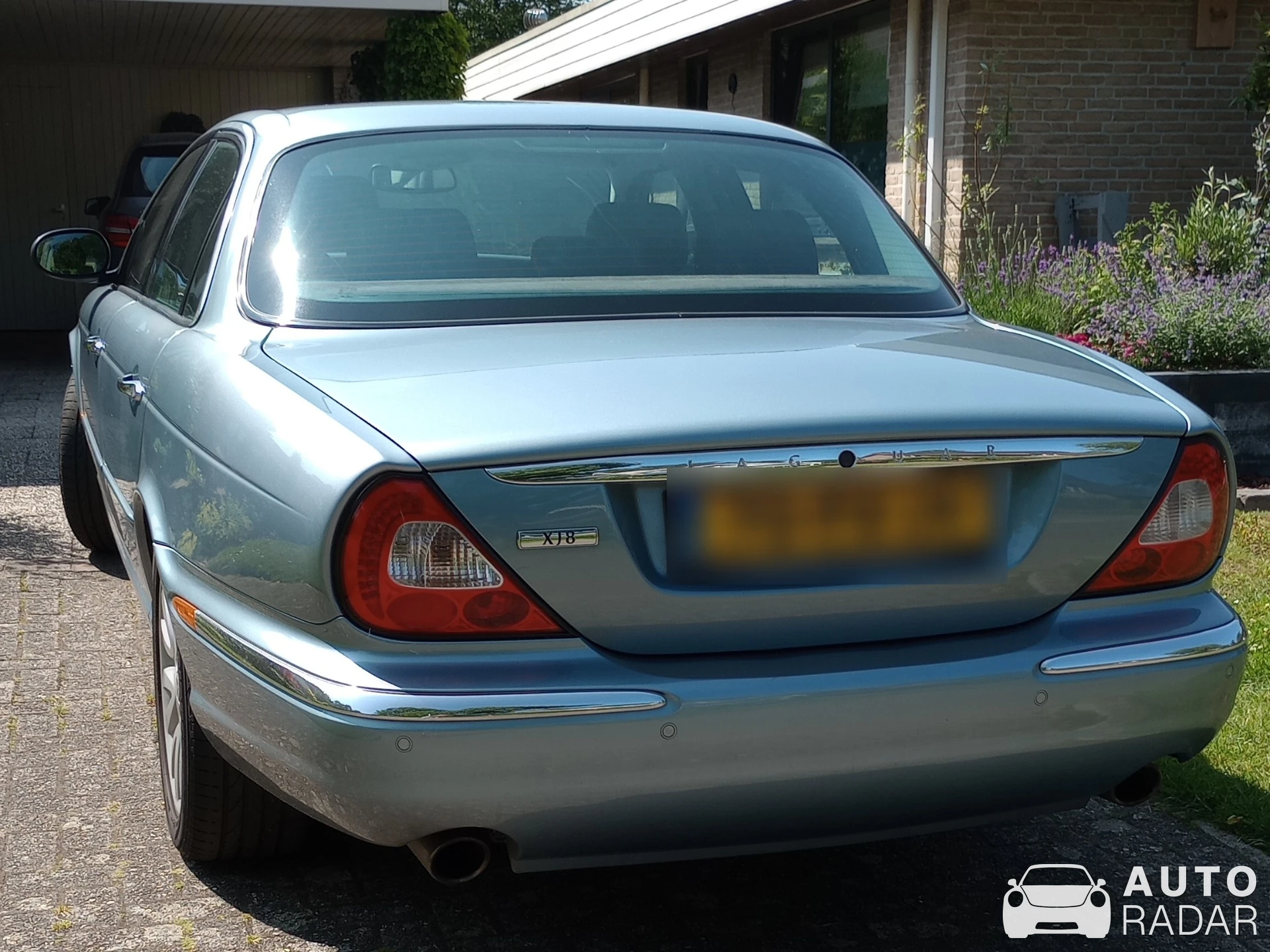 Jaguar XJ8 spotted in Hengelo, Nederland
