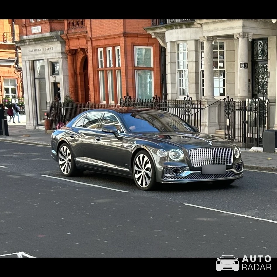 Bentley Flying Spur Hybrid Mulliner spotted in Geilenkirchen