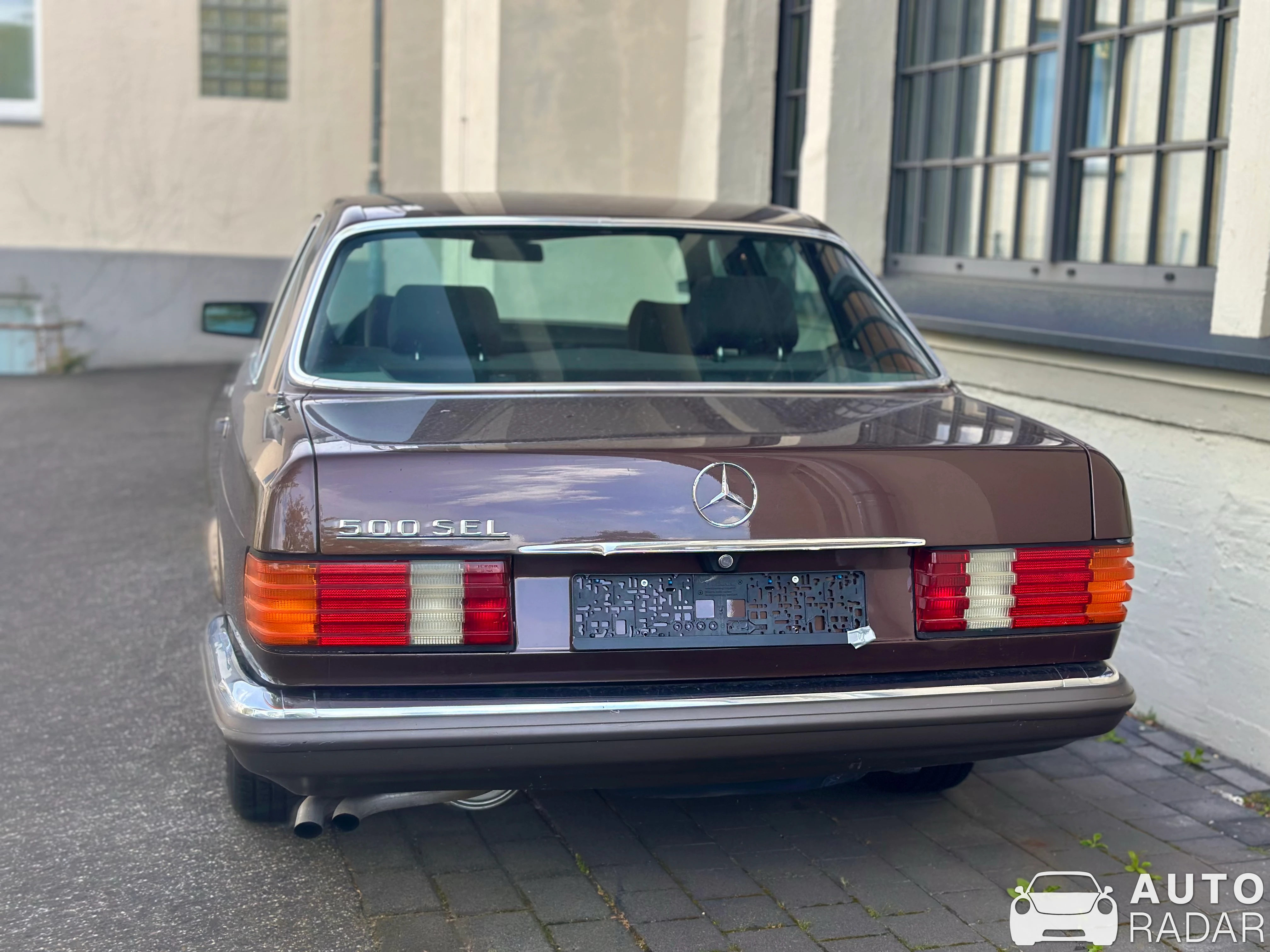 Mercedes-Benz 500 SEL spotted in Düsseldorf