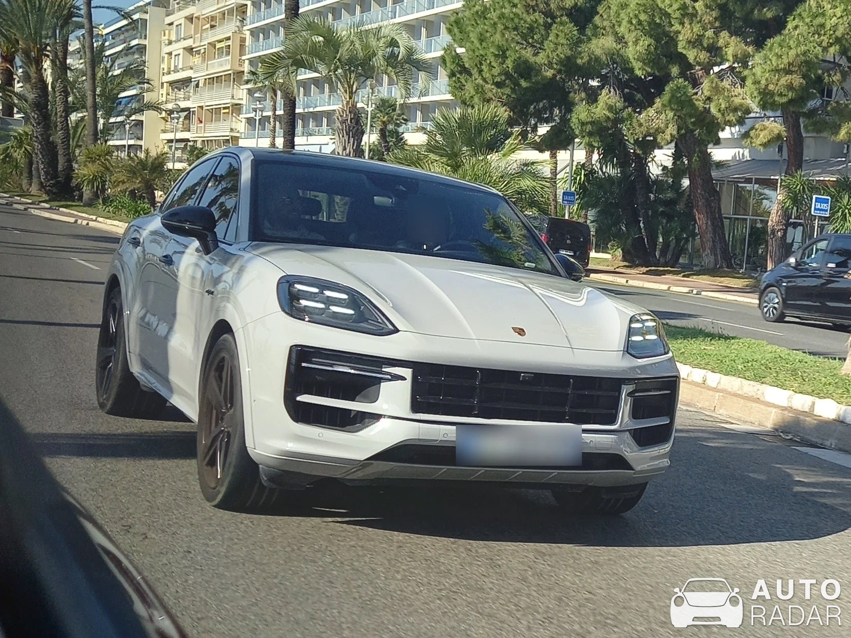 Porsche Cayenne Turbo S E-Hybrid spotted in Nice