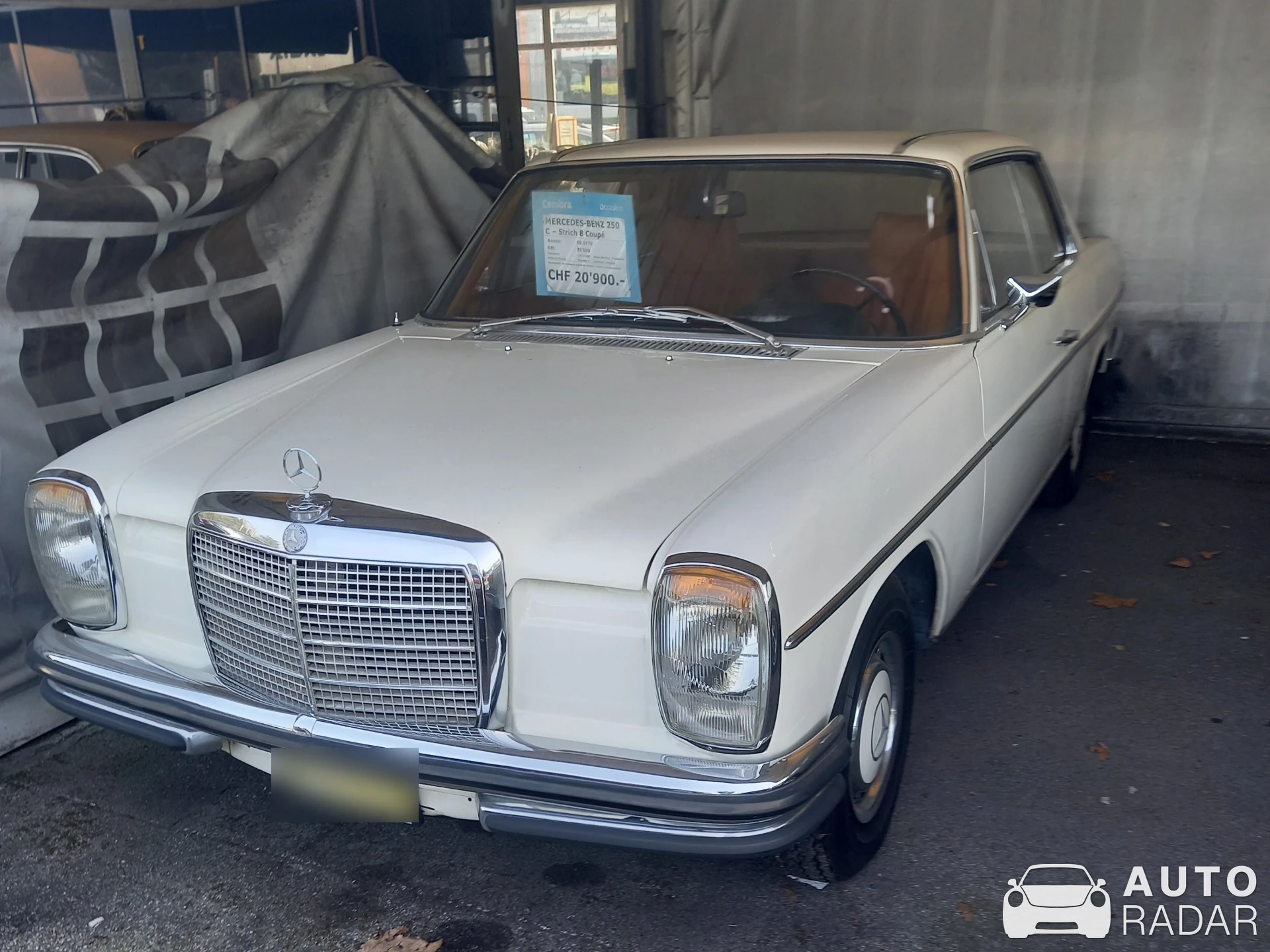 Mercedes-Benz 250C W114 spotted in Plan-les-Ouates