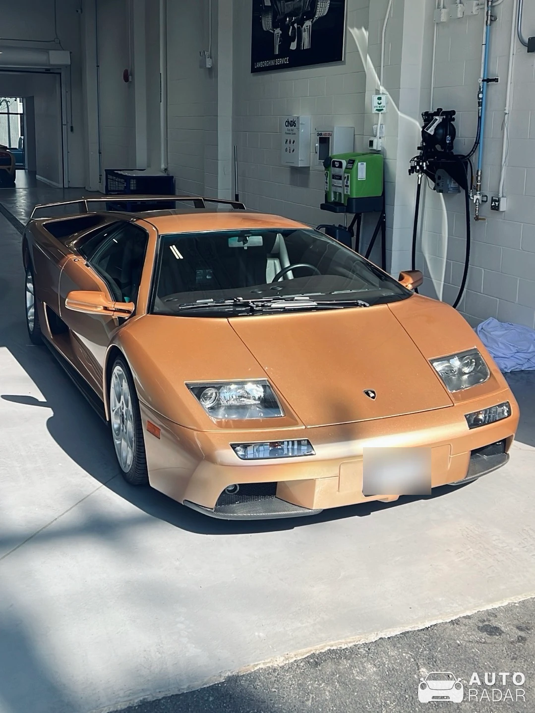 Lamborghini Diablo VT 6.0 SE spotted in Vancouver