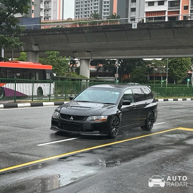 Mitsubishi Lancer Evolution IX Wagon GT spotted in Singapore