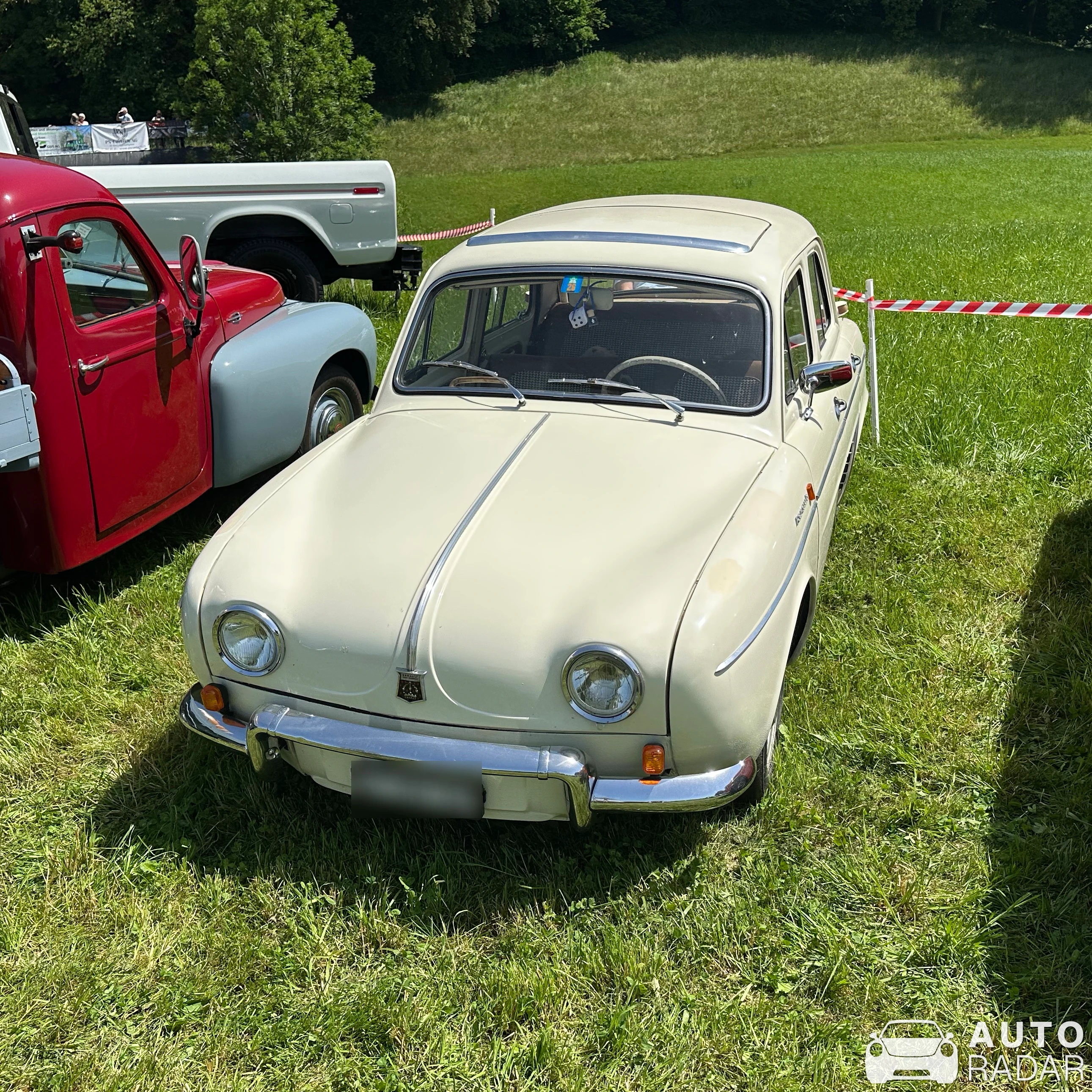 Renault Dauphine spotted in Dürnten