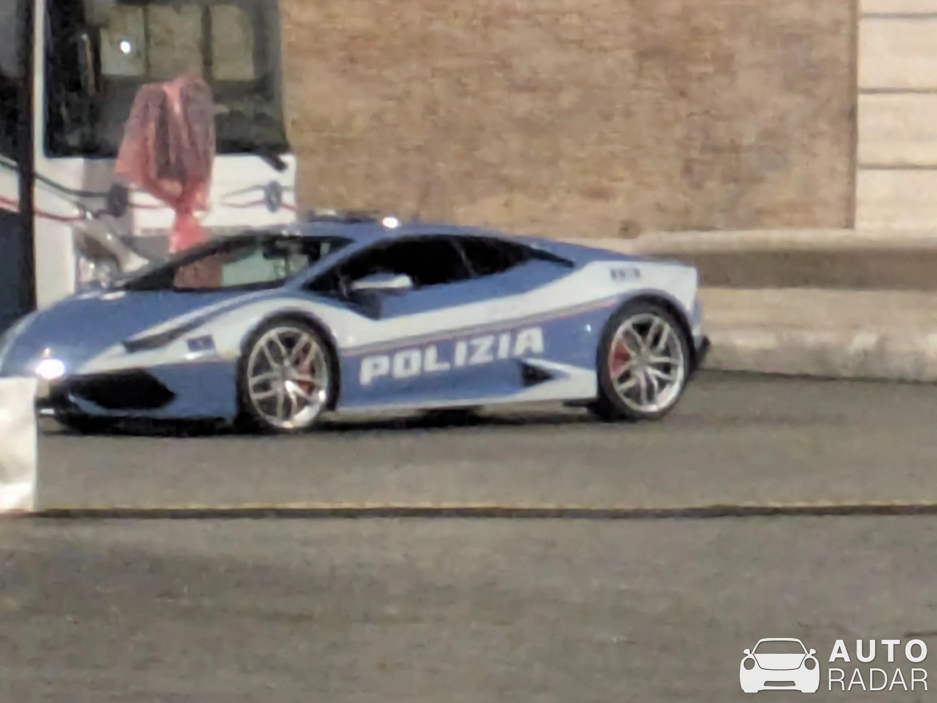 Lamborghini Huracán LP610-4 Polizia spotted in Roma
