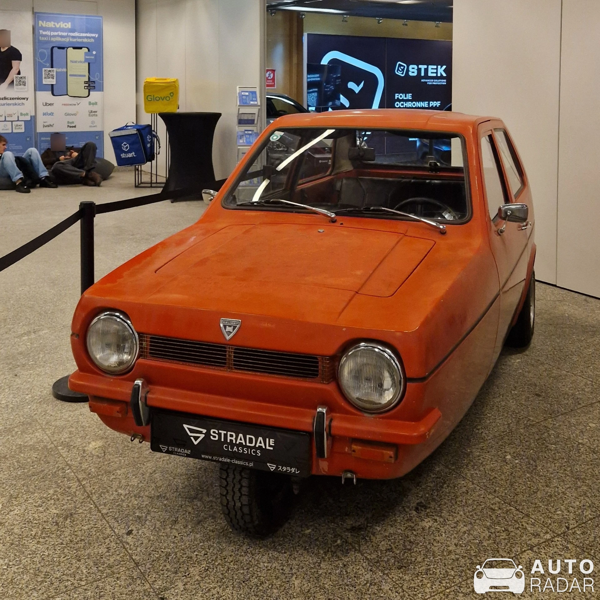 Reliant Robin MkI spotted in Warszawa