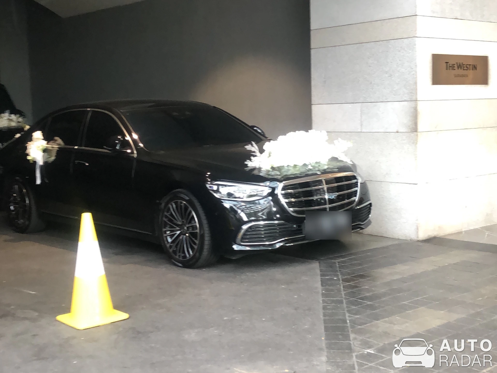 Mercedes-Benz S-Klasse W223 spotted in Surabaya, Indonesia