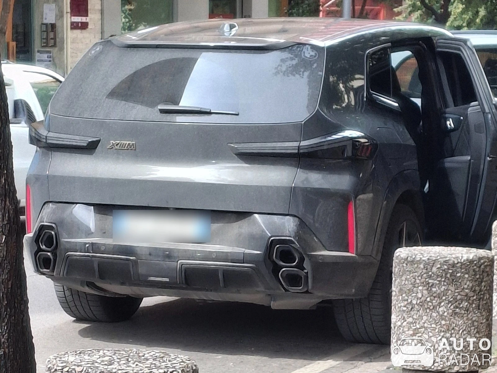 BMW XM G09 spotted in Salerno