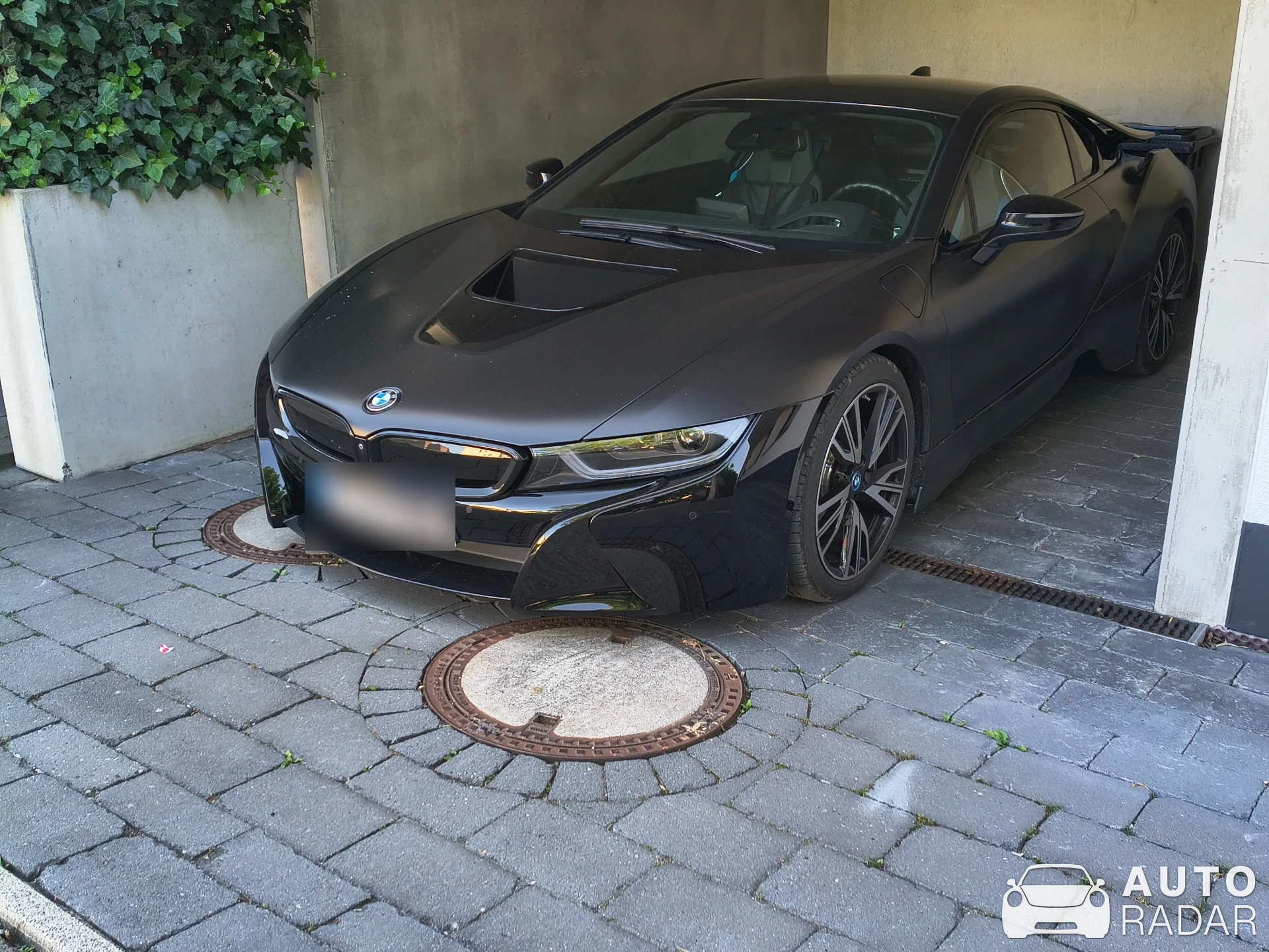 BMW i8 Protonic Frozen Black Edition spotted in Bielefeld