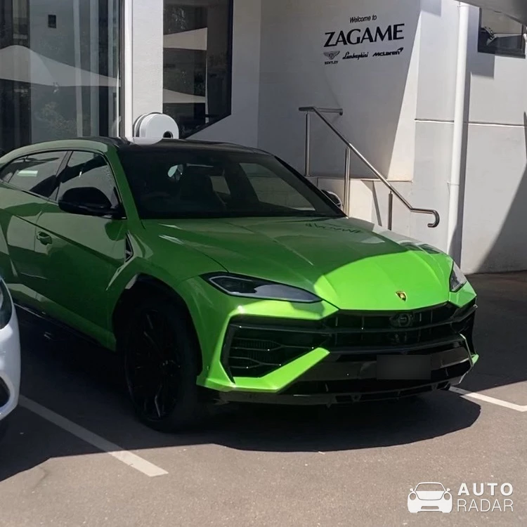 Lamborghini Urus S spotted in Frewville, Australia