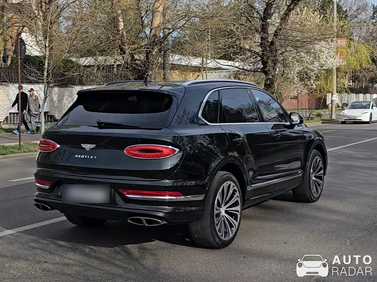 Bentley Bentayga Hybrid 2021 spotted in București