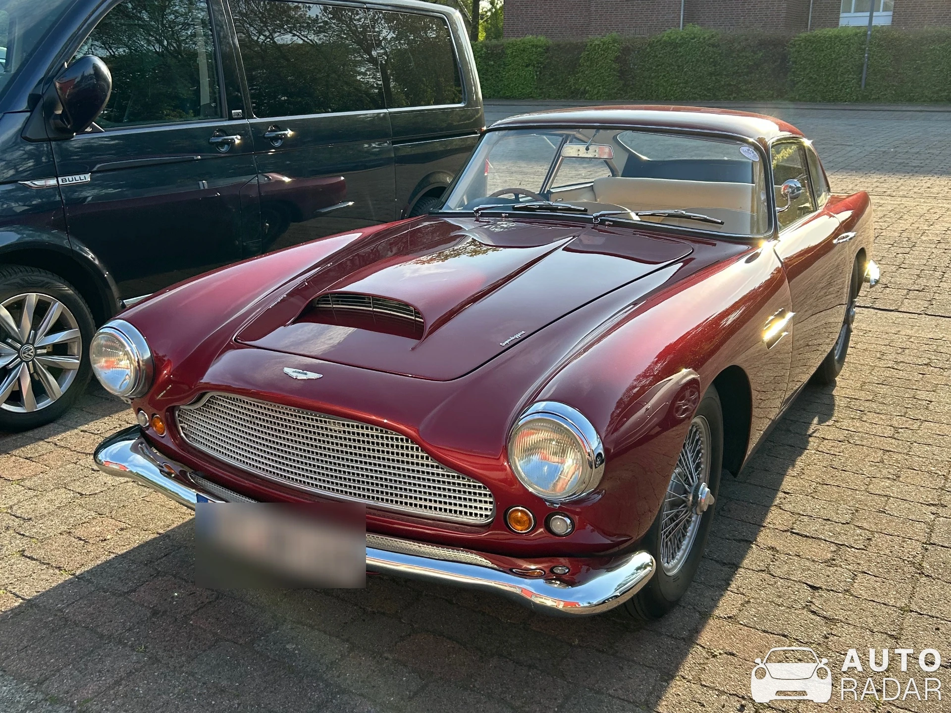 Aston Martin DB4 Superleggera spotted in Apen