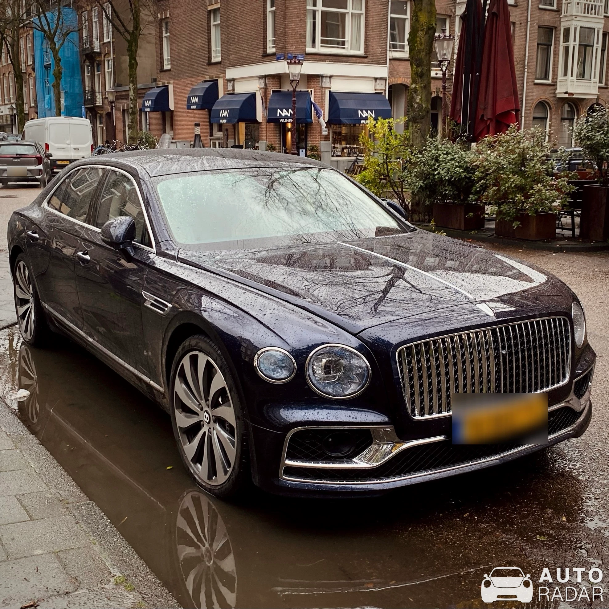 Bentley Flying Spur V8 2022 Mulliner spotted in Amsterdam