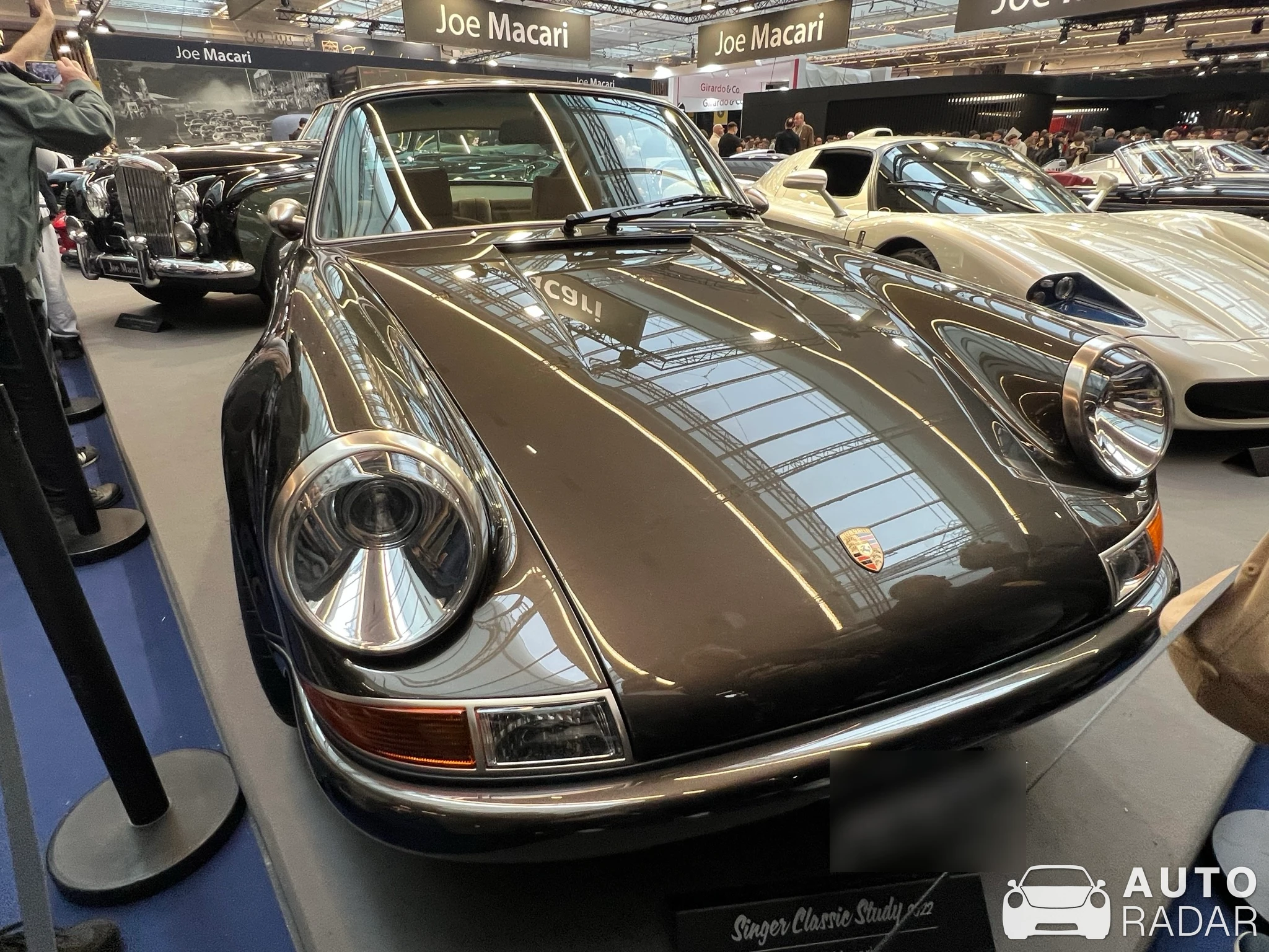 Singer 911 Targa spotted in Paris