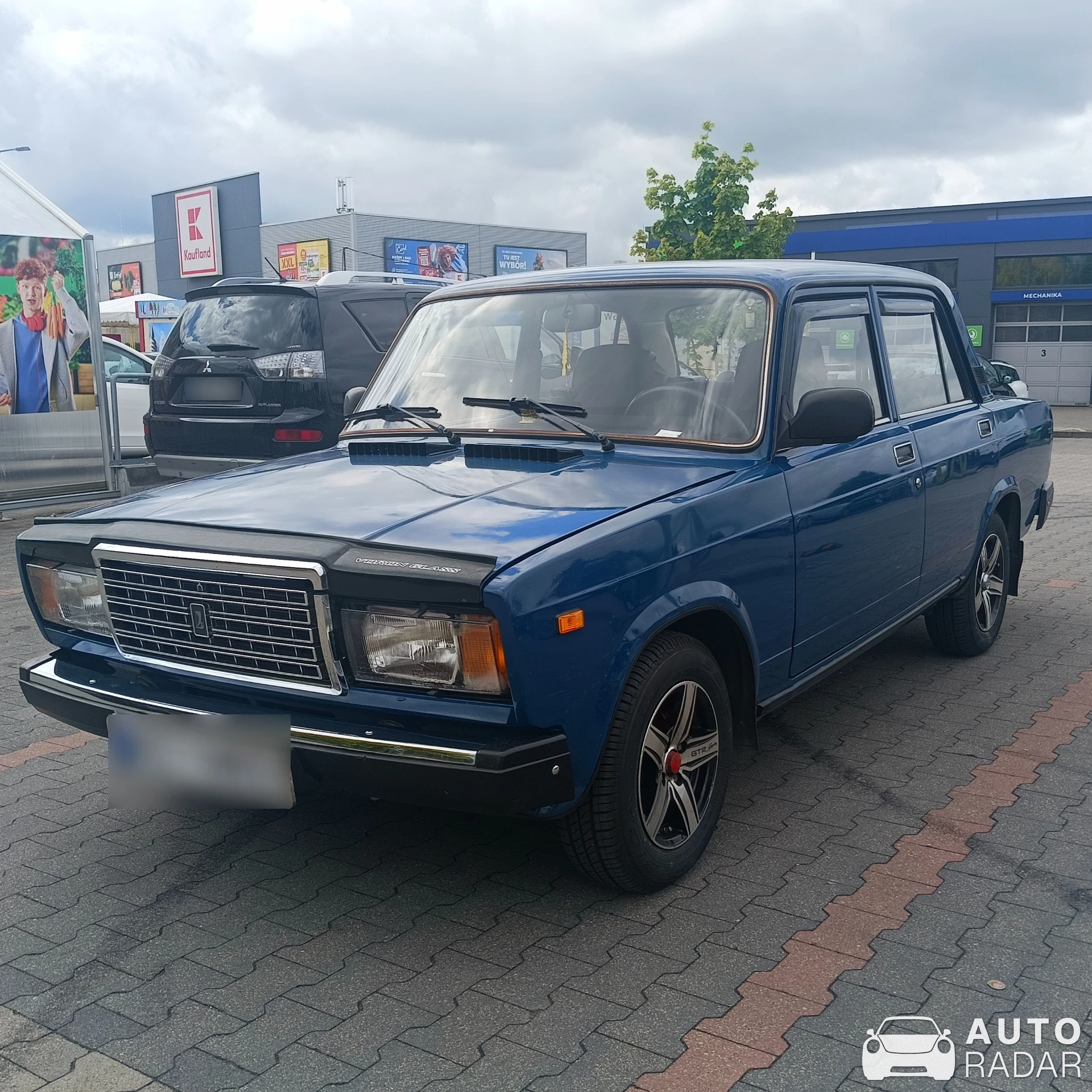 Lada 2107 spotted in Sochaczew