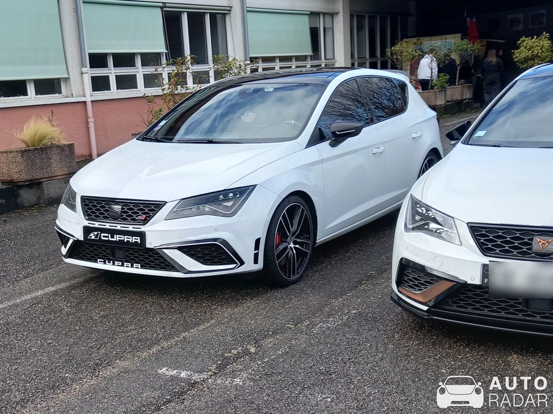 SEAT Leon Cupra R spotted in Annecy, France