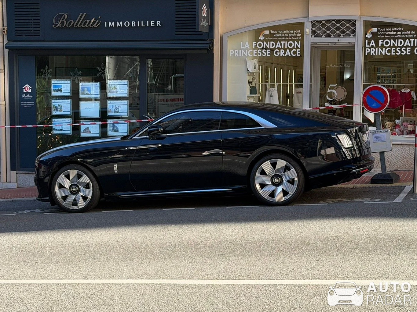Rolls-Royce Spectre spotted in Monaco, Monaco