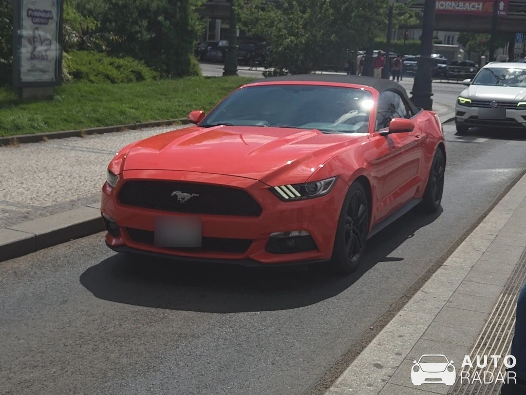 Ford Mustang 2.3 Ecoboost Convertible spotted in Praha