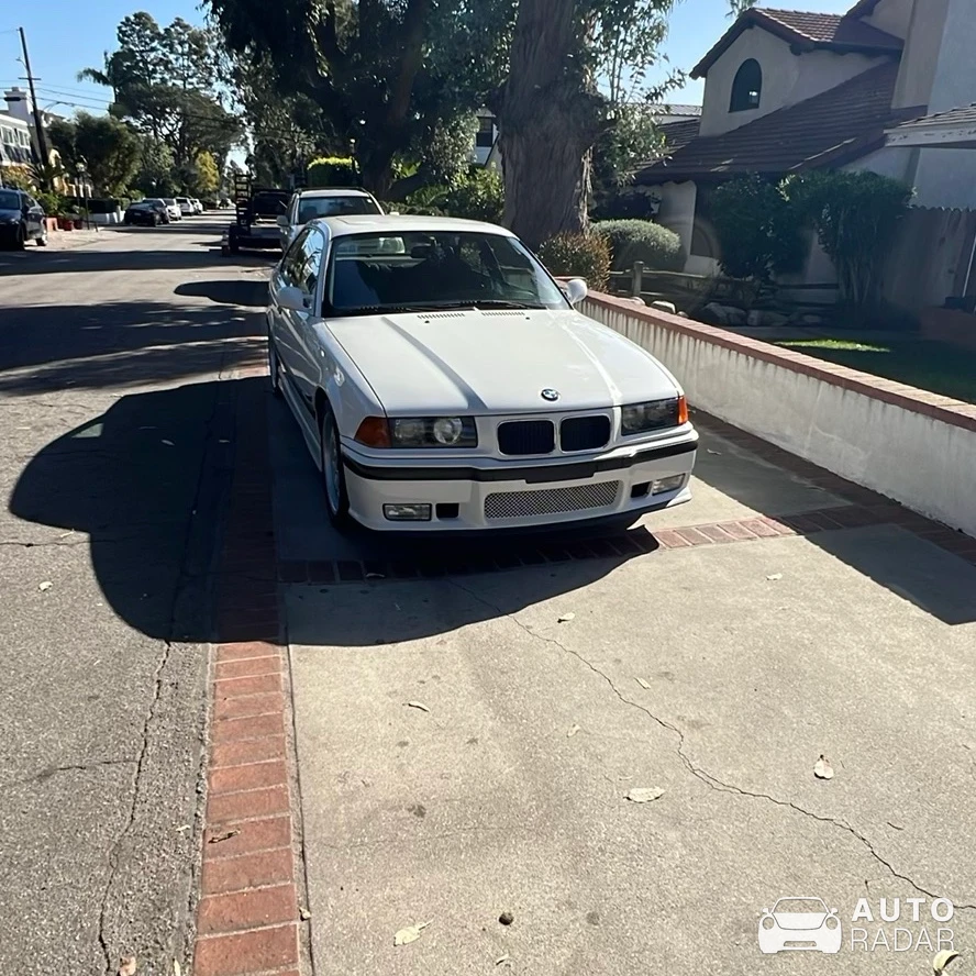 BMW M3 E36 spotted in Manhattan Beach, United States